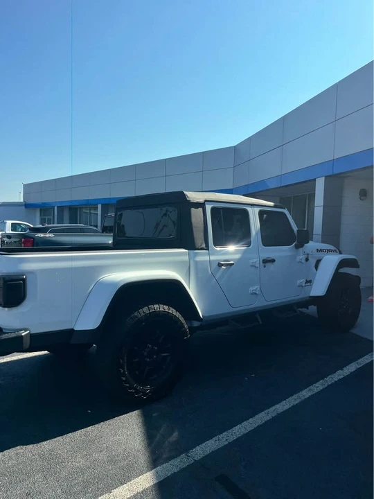 2023 Jeep JT Gladiator - Image 3 of 10