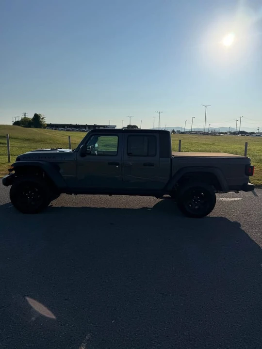 2023 Jeep JT Gladiator - Image 2 of 12
