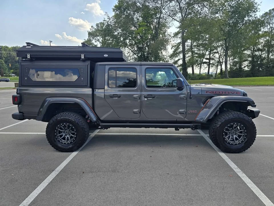 2023 Jeep JT Gladiator - Image 2 of 19