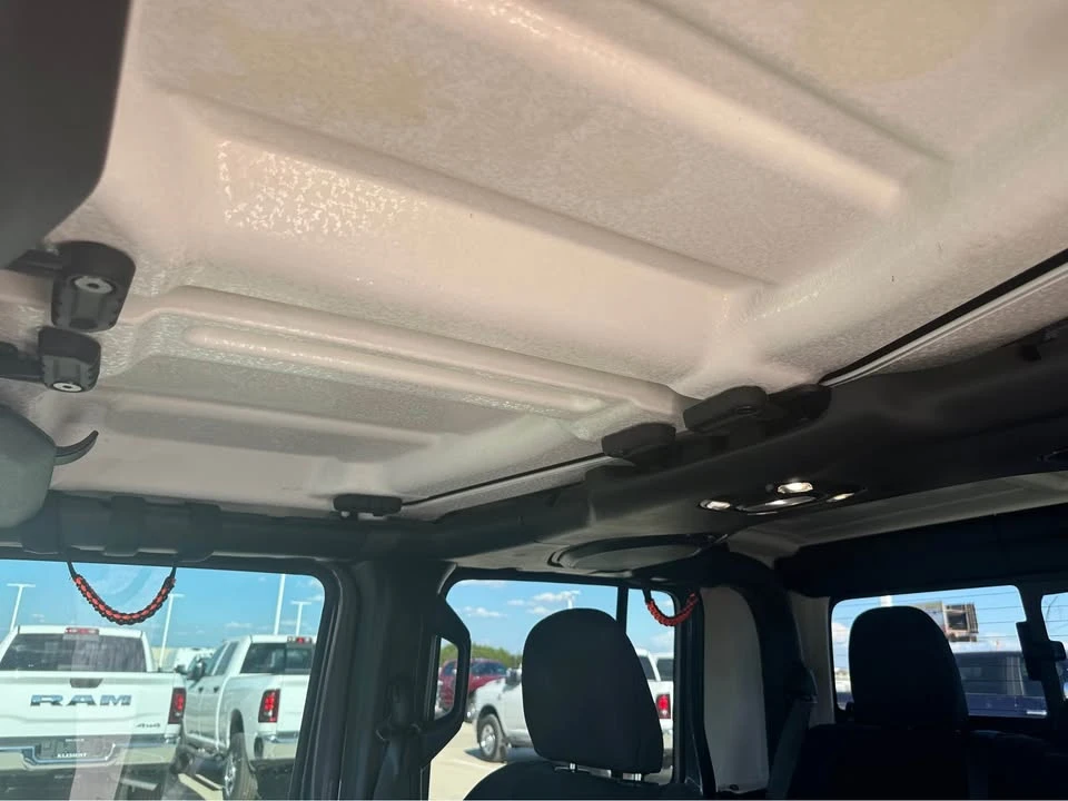 2023 Jeep JT Gladiator - Image 16 of 18