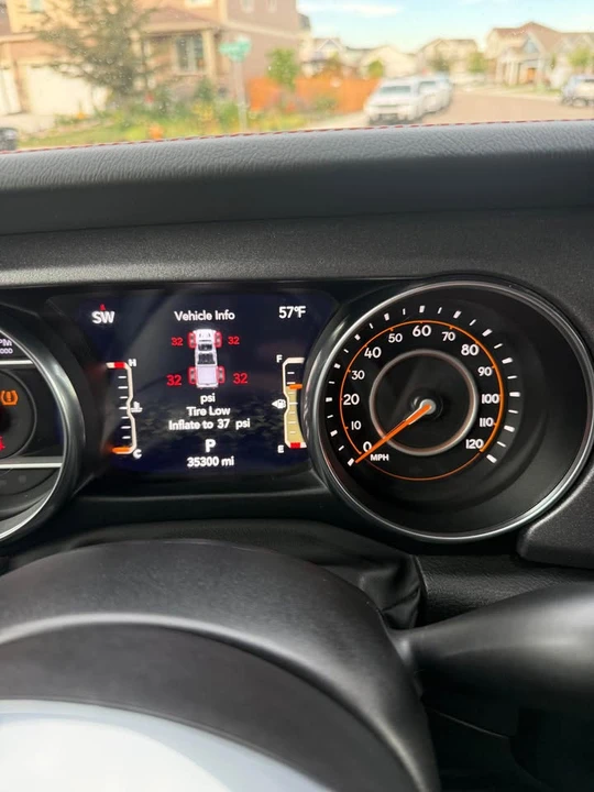 2023 Jeep JT Gladiator - Image 7 of 12