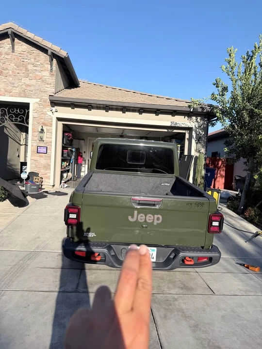 2023 Jeep JT Gladiator - Image 7 of 7