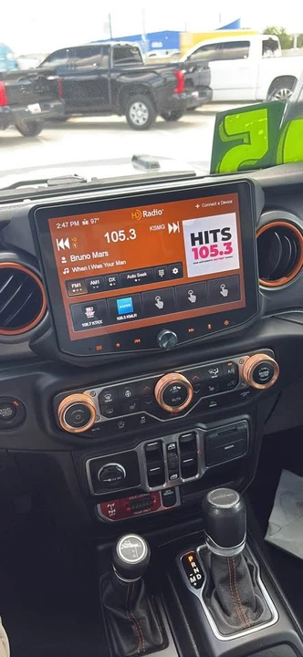 2023 Jeep JT Gladiator - Image 9 of 10