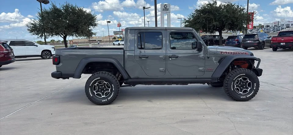 2023 Jeep JT Gladiator - Image 5 of 10