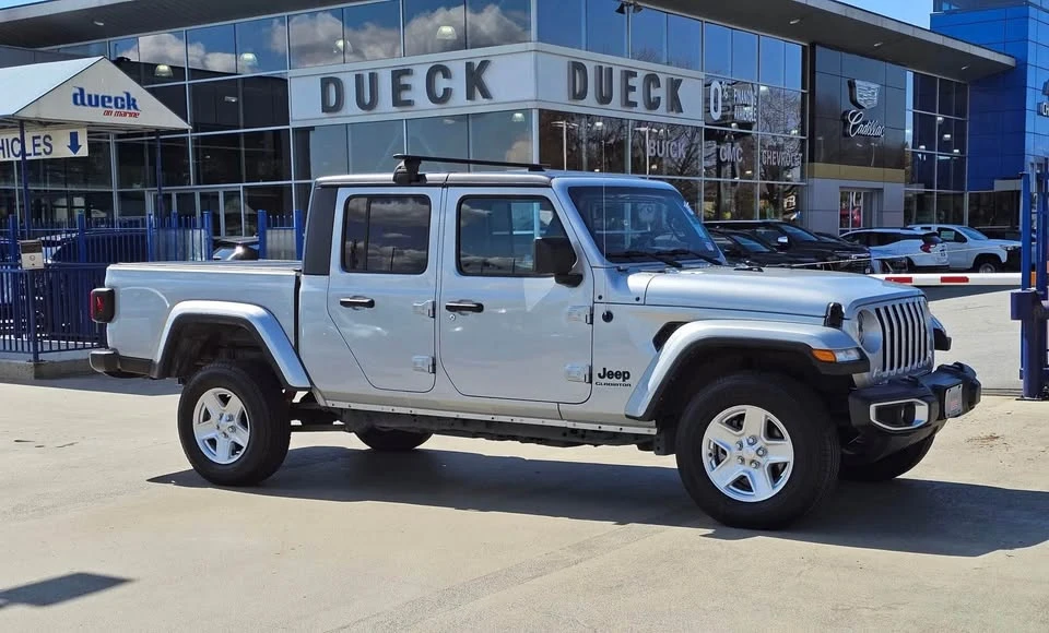 2023 Jeep JT Gladiator - Image 2 of 16