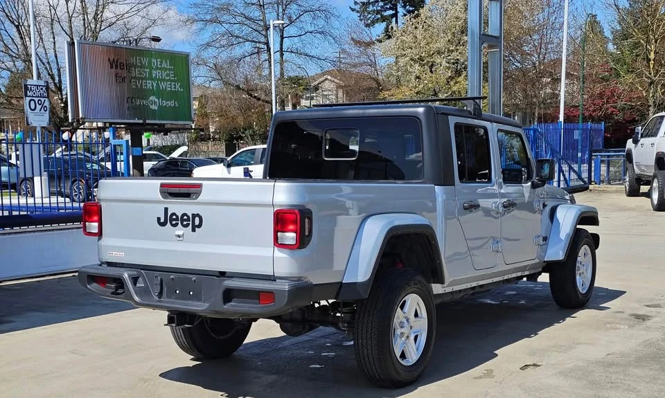 2023 Jeep JT Gladiator - Image 8 of 16
