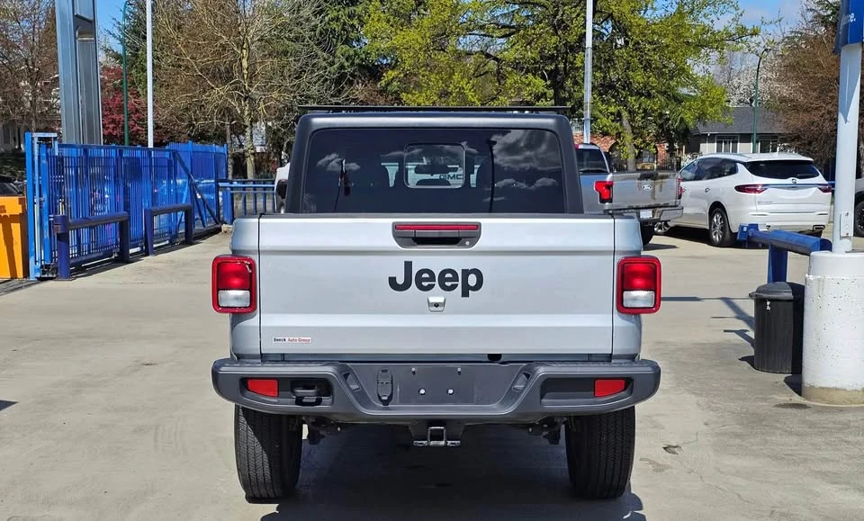 2023 Jeep JT Gladiator - Image 7 of 16