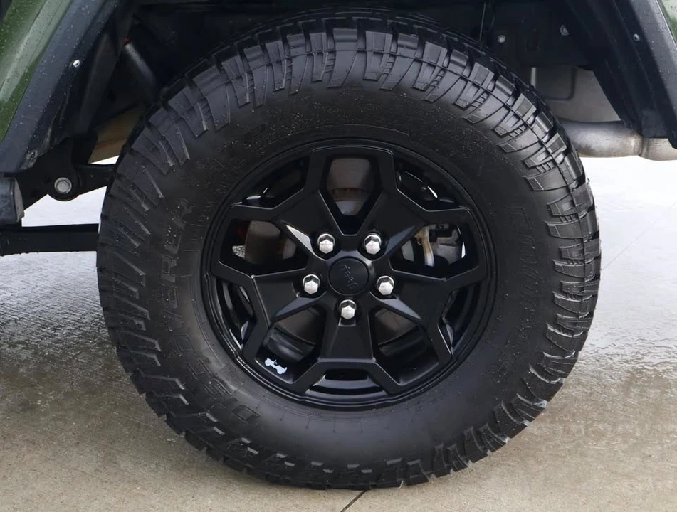 2023 Jeep JT Gladiator - Image 6 of 10