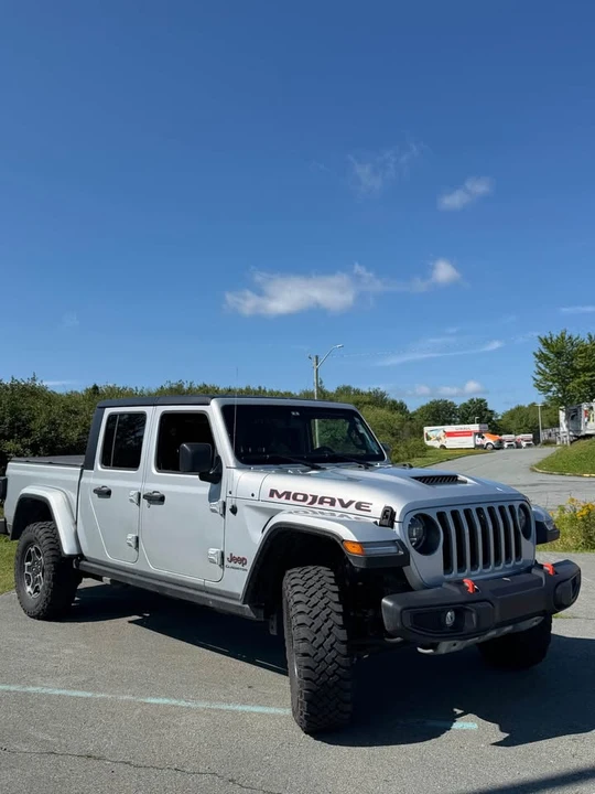 2023 Jeep JT Gladiator - Image 2 of 10