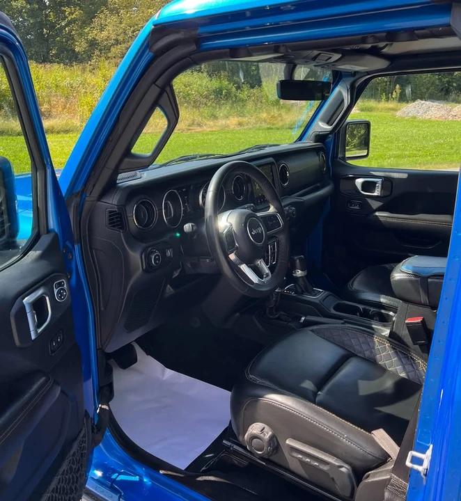 2023 Jeep JT Gladiator - Image 9 of 14