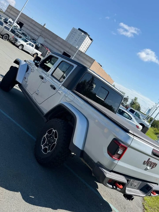 2023 Jeep JT Gladiator - Image 5 of 10