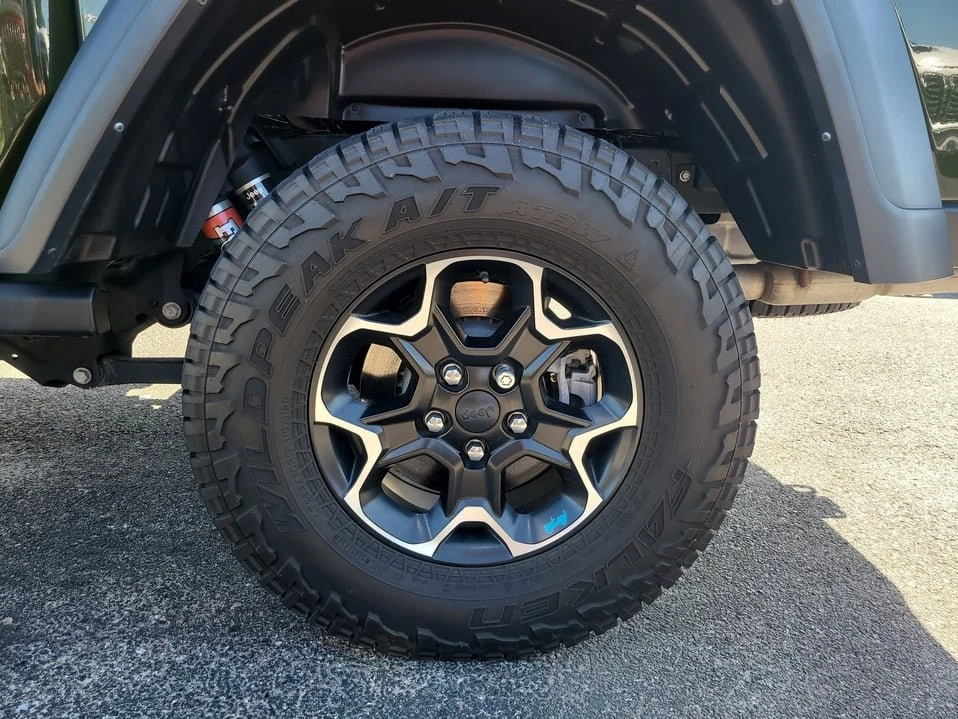 2023 Jeep JT Gladiator - Image 9 of 20