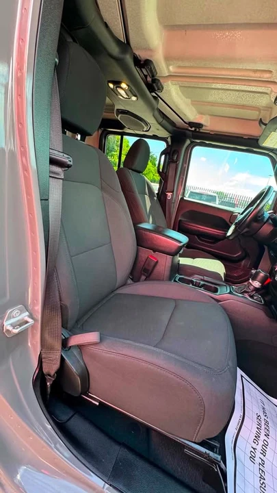 2023 Jeep JT Gladiator - Image 2 of 4