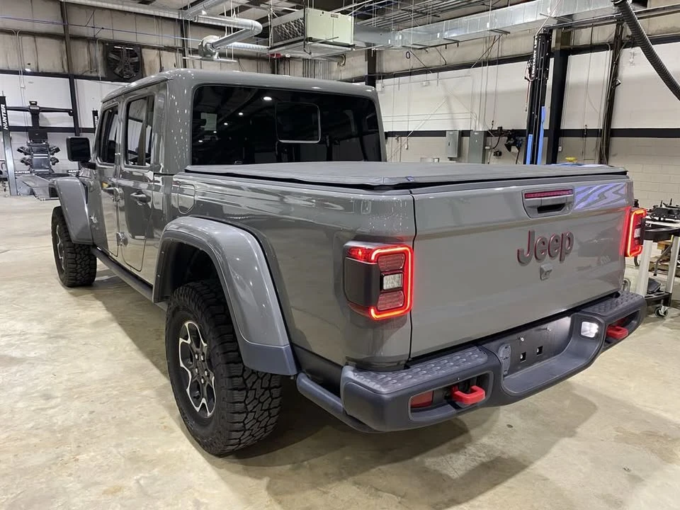 2023 Jeep JT Gladiator - Image 16 of 20
