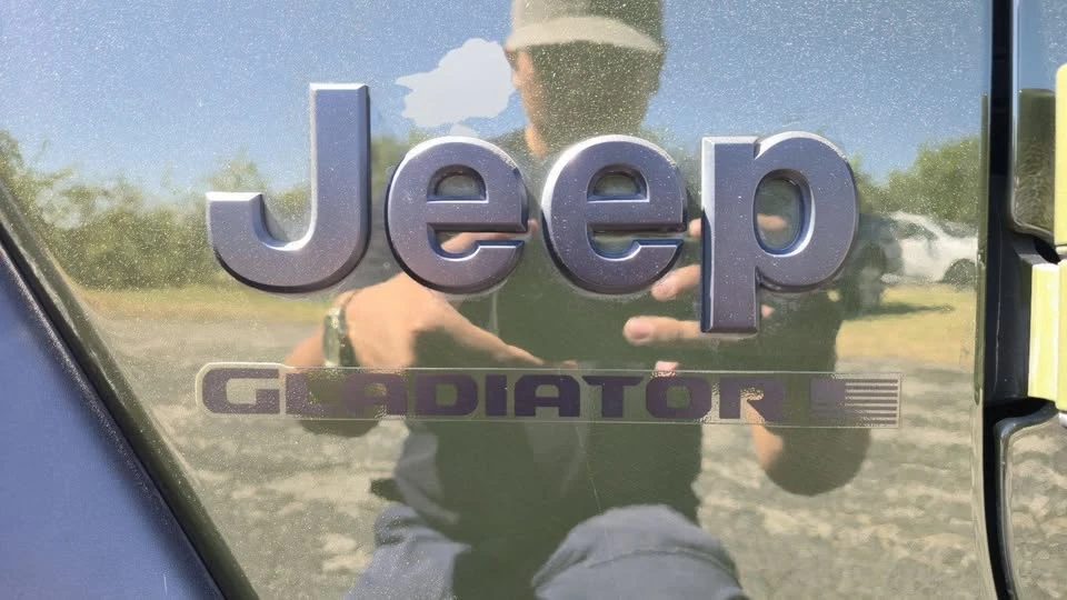 2023 Jeep JT Gladiator - Image 9 of 19