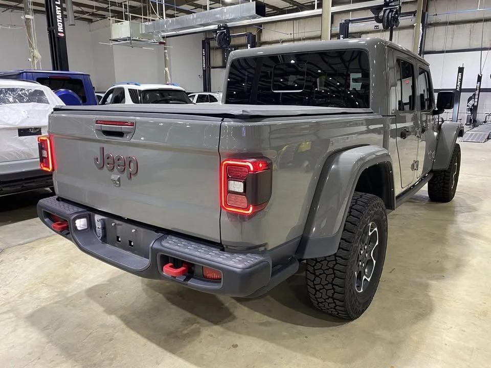 2023 Jeep JT Gladiator - Image 14 of 20