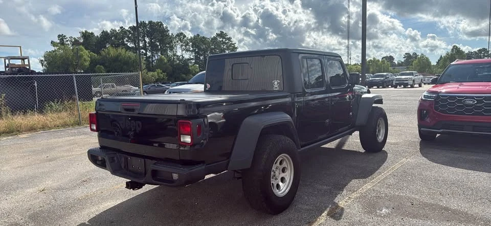 2023 Jeep JT Gladiator - Image 2 of 5