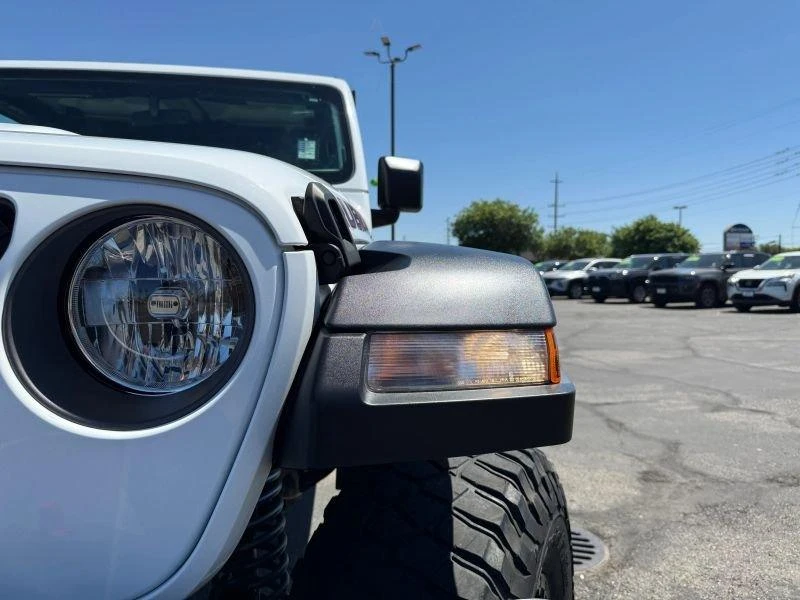 2023 Jeep JT Gladiator - Image 8 of 17