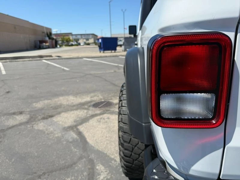 2023 Jeep JT Gladiator - Image 10 of 17
