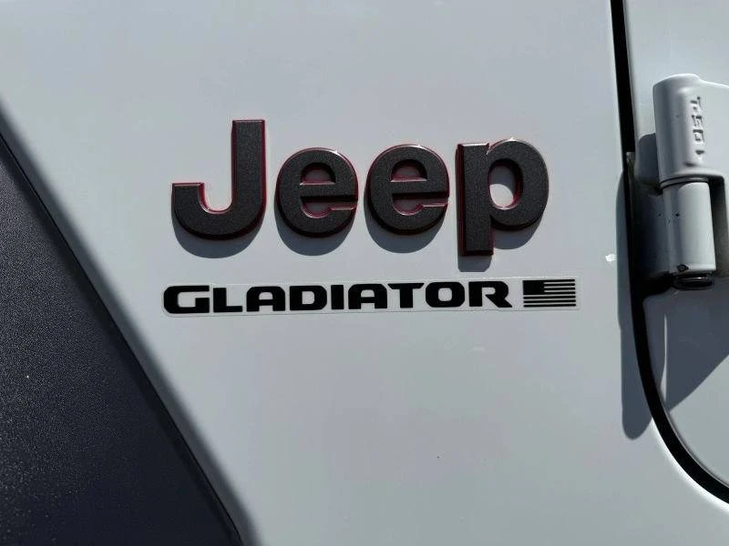2023 Jeep JT Gladiator - Image 12 of 17