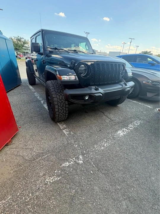 2023 Jeep JT Gladiator - Image 2 of 8