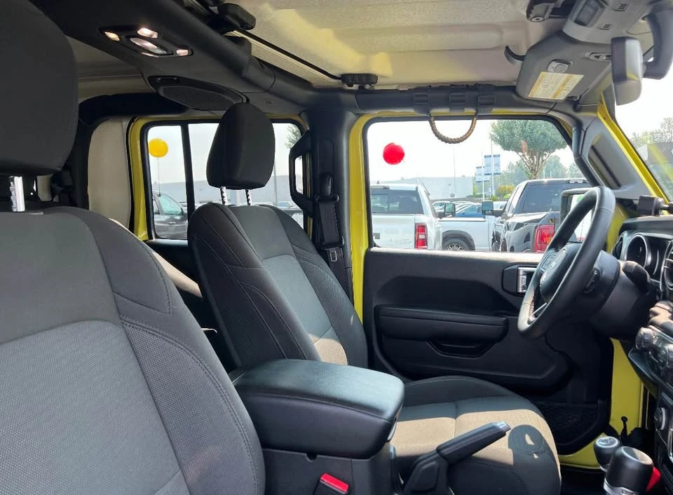 2023 Jeep JT Gladiator - Image 14 of 18