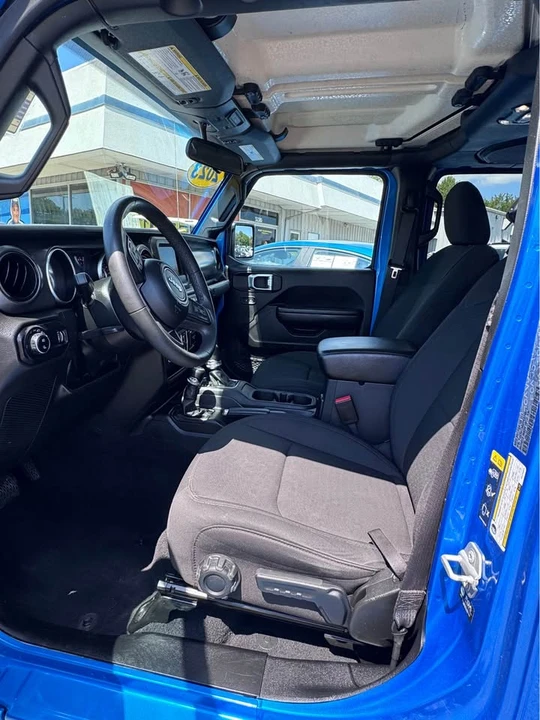 2023 Jeep JT Gladiator - Image 2 of 6