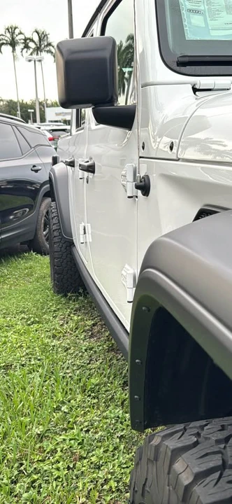2023 Jeep JT Gladiator - Image 4 of 5