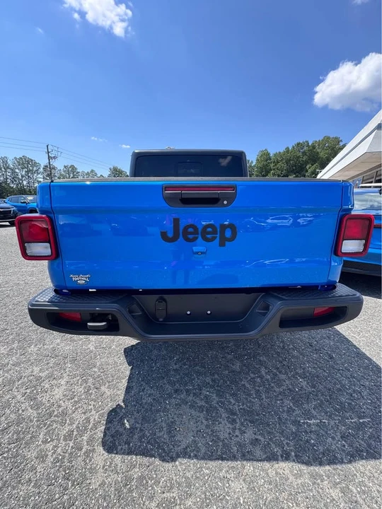 2023 Jeep JT Gladiator - Image 6 of 6