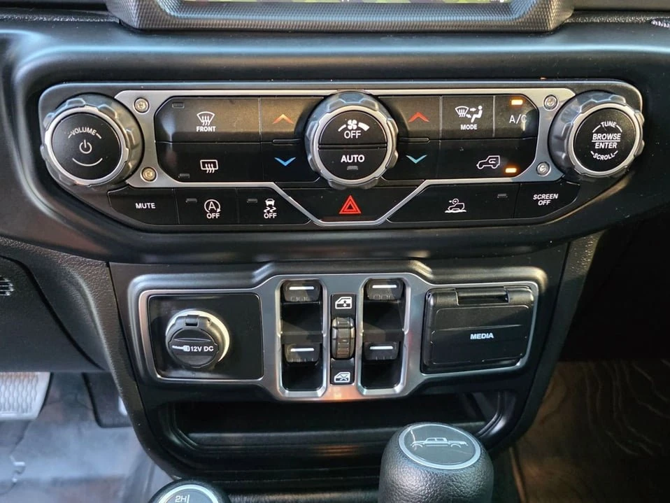 2023 Jeep JT Gladiator - Image 14 of 20