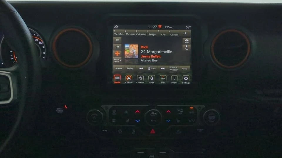 2023 Jeep JT Gladiator - Image 14 of 20