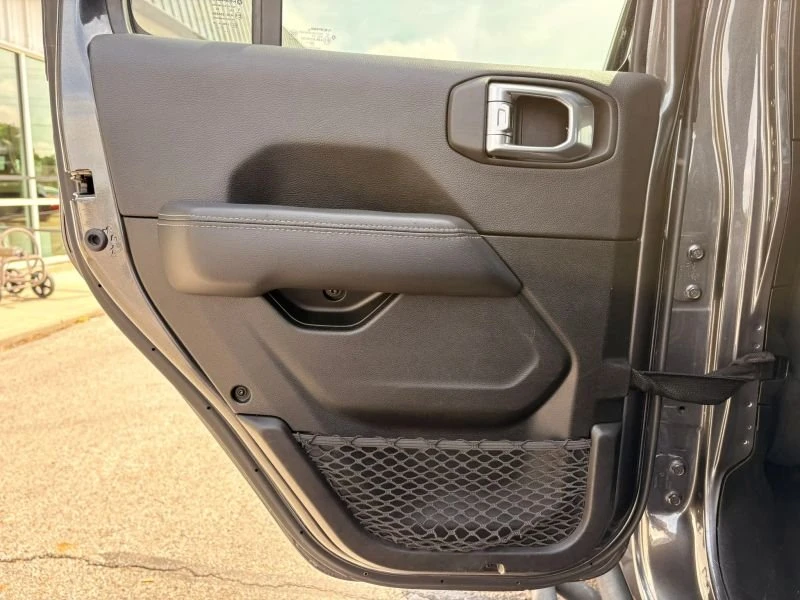 2023 Jeep JT Gladiator - Image 12 of 19