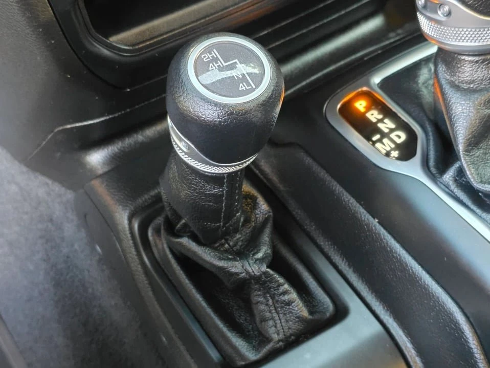 2023 Jeep JT Gladiator - Image 15 of 20
