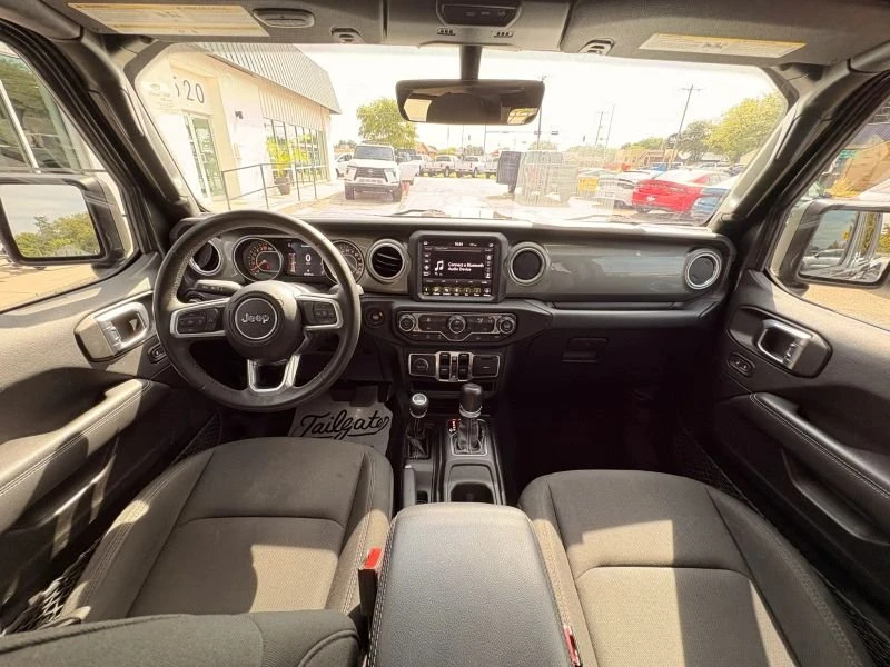 2023 Jeep JT Gladiator - Image 14 of 19