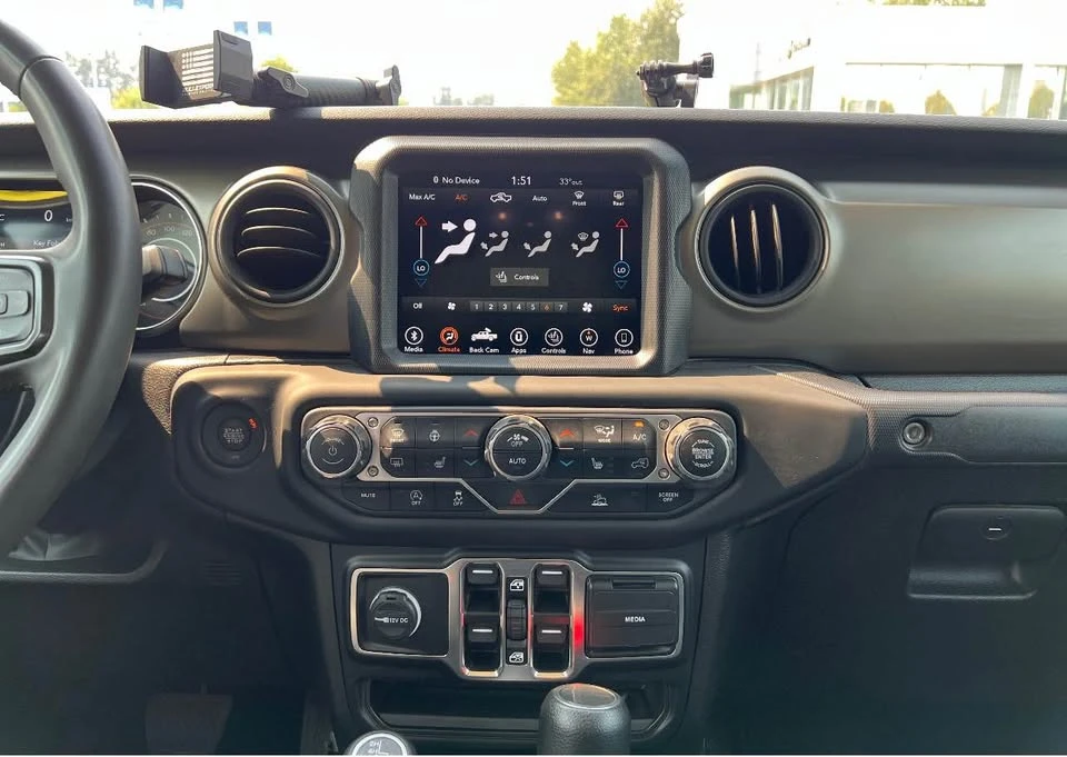 2023 Jeep JT Gladiator - Image 13 of 18