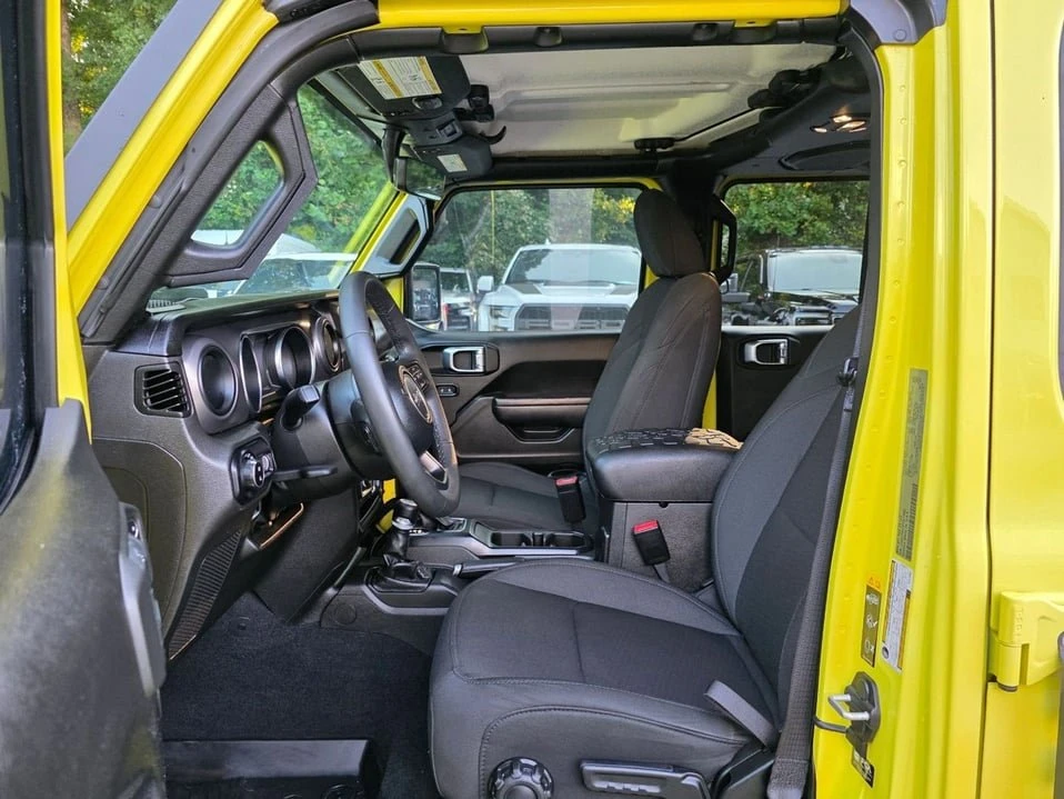 2023 Jeep JT Gladiator - Image 11 of 20