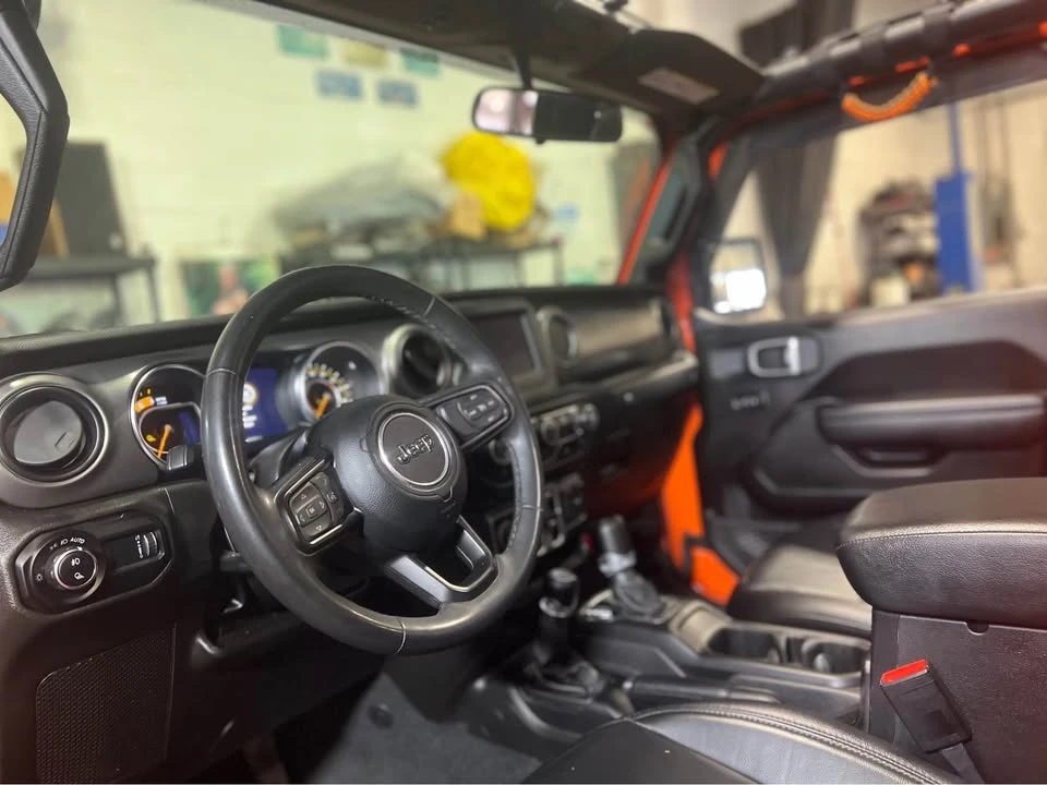 2023 Jeep JT Gladiator - Image 12 of 19