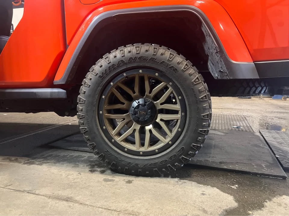 2023 Jeep JT Gladiator - Image 9 of 19