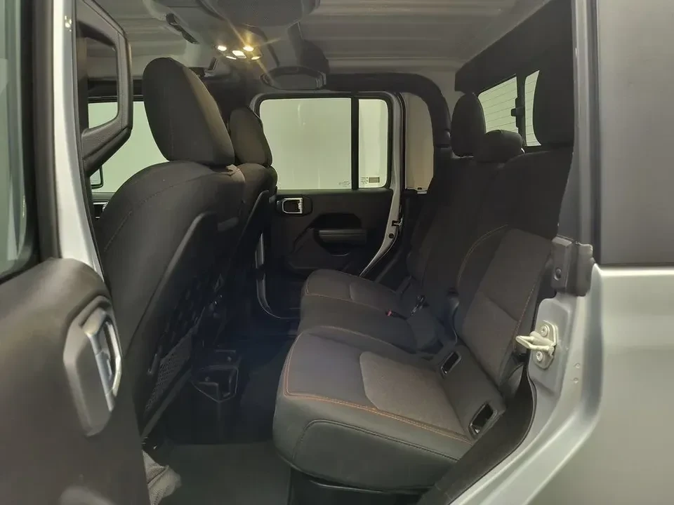2023 Jeep JT Gladiator - Image 9 of 10