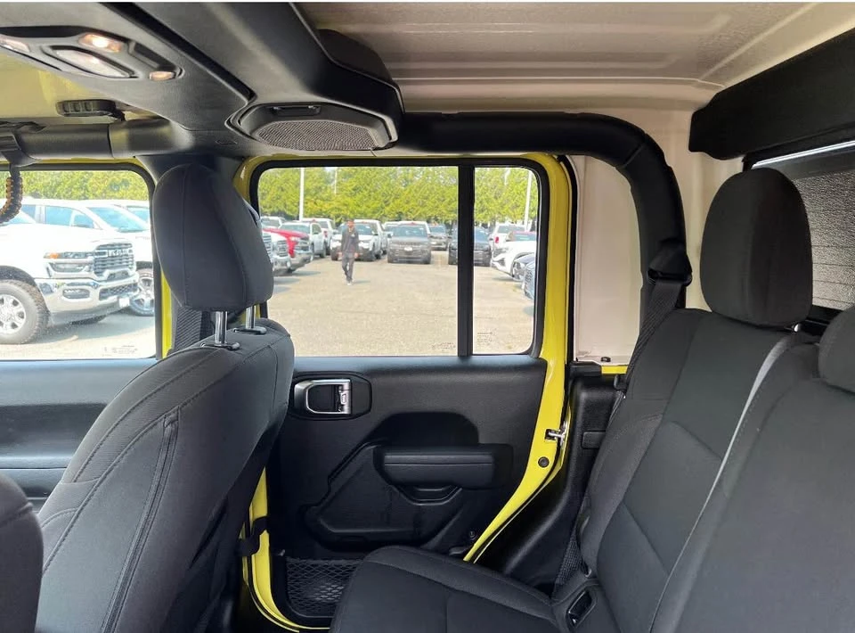 2023 Jeep JT Gladiator - Image 15 of 18