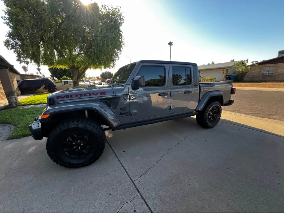 2023 Jeep JT Gladiator - Image 2 of 7