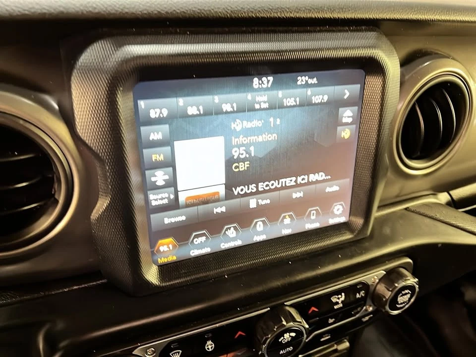 2023 Jeep JT Gladiator - Image 15 of 20