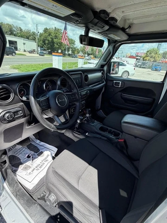 2023 Jeep JT Gladiator - Image 7 of 15
