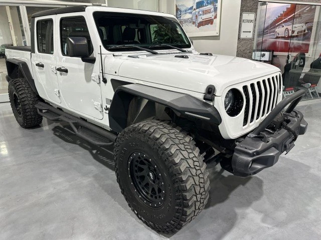 2023 Jeep JT Gladiator - Image 14 of 20