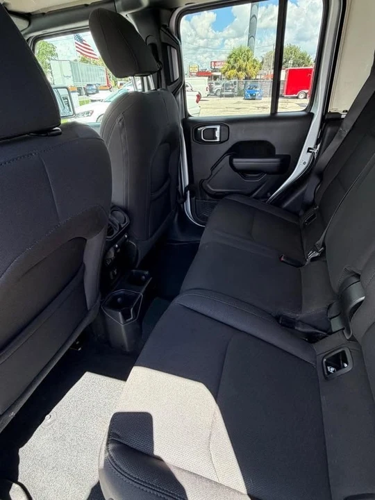 2023 Jeep JT Gladiator - Image 11 of 15