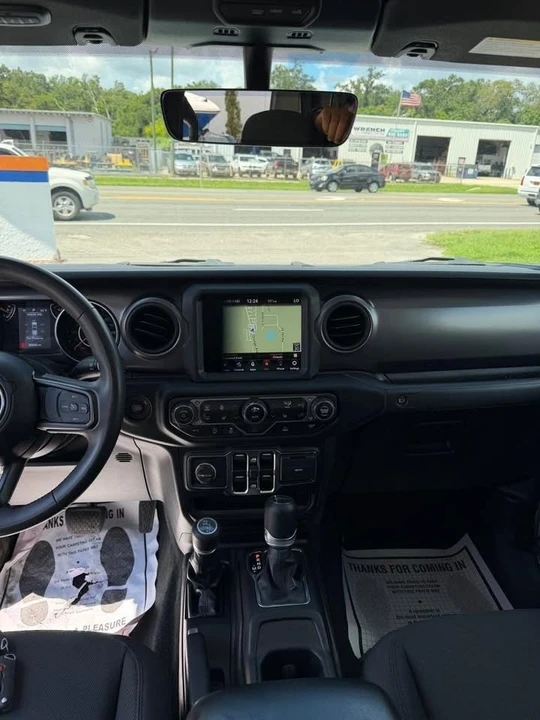 2023 Jeep JT Gladiator - Image 12 of 15