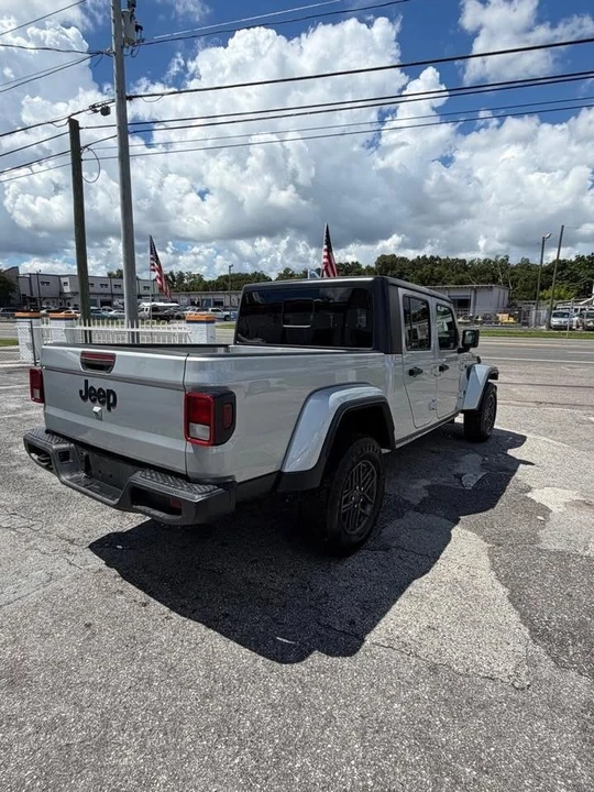 2023 Jeep JT Gladiator - Image 4 of 15
