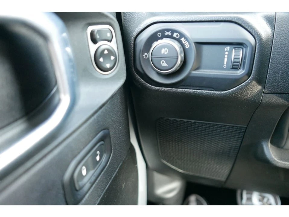 2023 Jeep JT Gladiator - Image 16 of 20