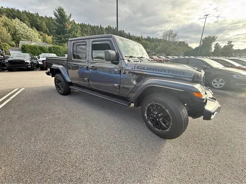 2023 Jeep Gladiator Sport S