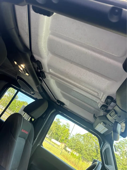 2023 Jeep JT Gladiator - Image 18 of 19